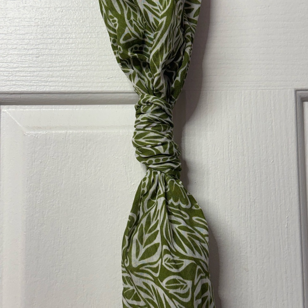 New | Rare! Akra the Label Woven Lea Print Modal Scarf/Hijab